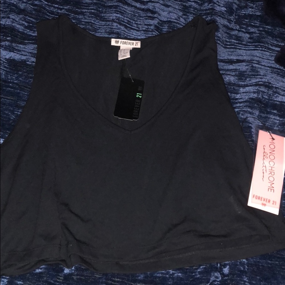 Forever 21 sleeveless workout tank top. Cropped